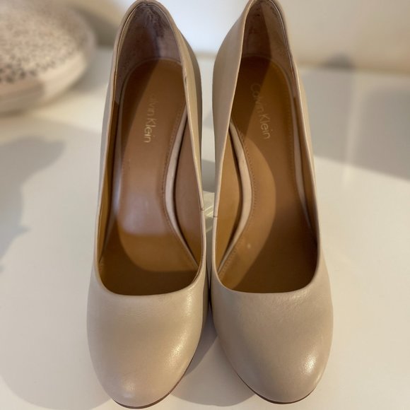 Calvin Klein shoes - Picture 2 of 4